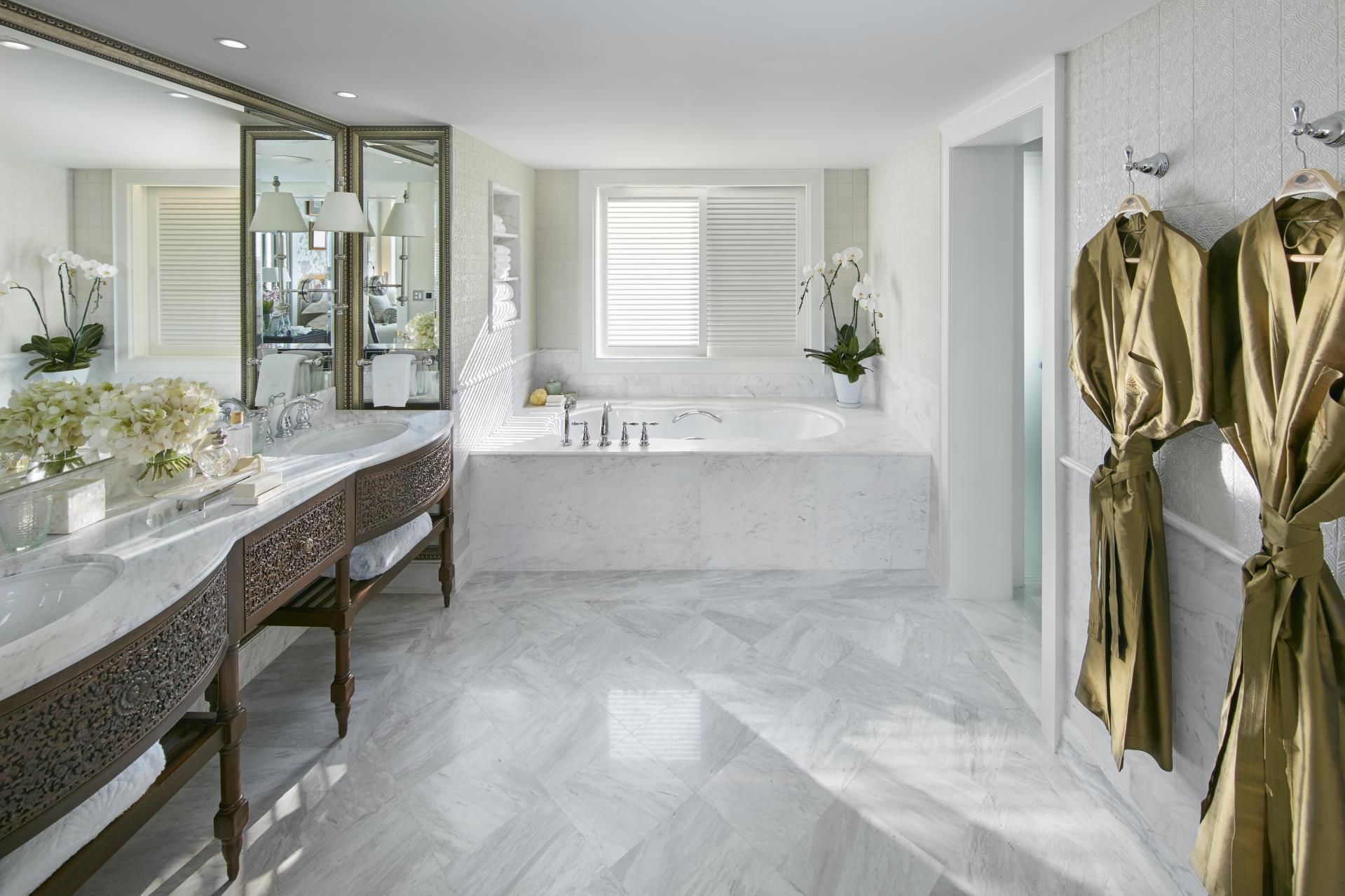 Chao Phraya Suite King