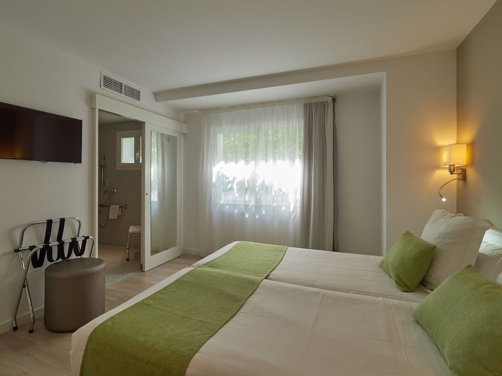 Twin Room, Balcony