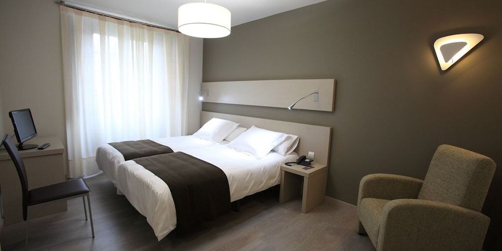 Hotel Los Guardeses Standard Double Room Single Use 2