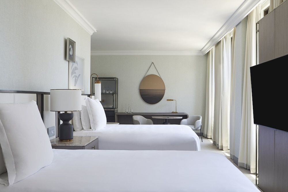 Studio Suite, 2 Queen Beds (BW)