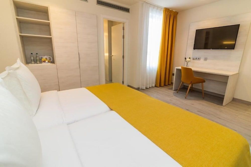 Classic Double Room (2 adults)