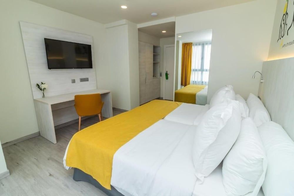 Double Room (1 adult)
