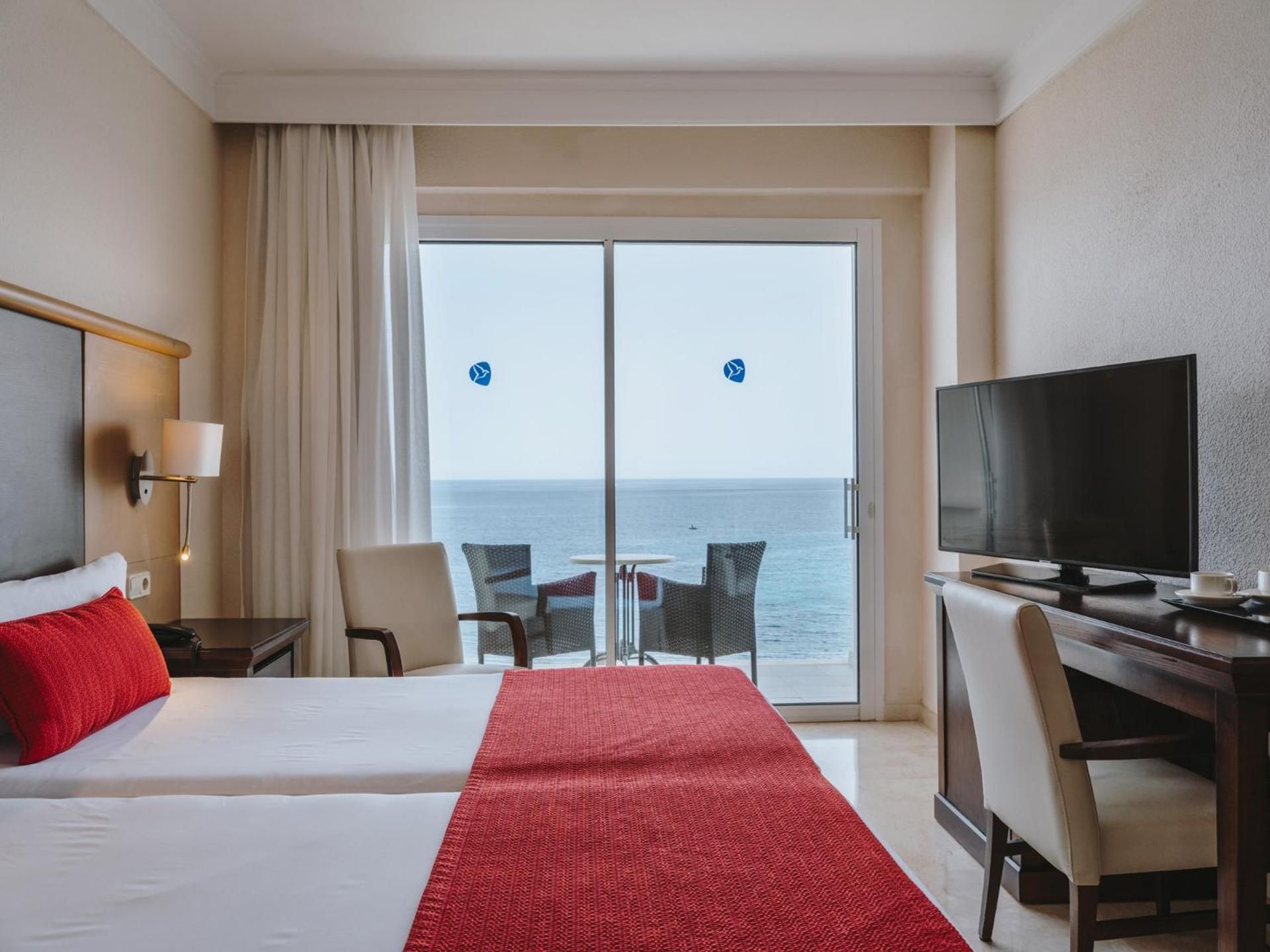 Double or Twin Room with Sea View (1 Adult)