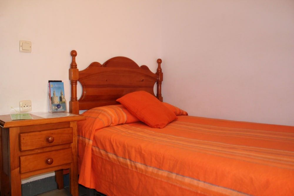 Single Room, Shared Bathroom