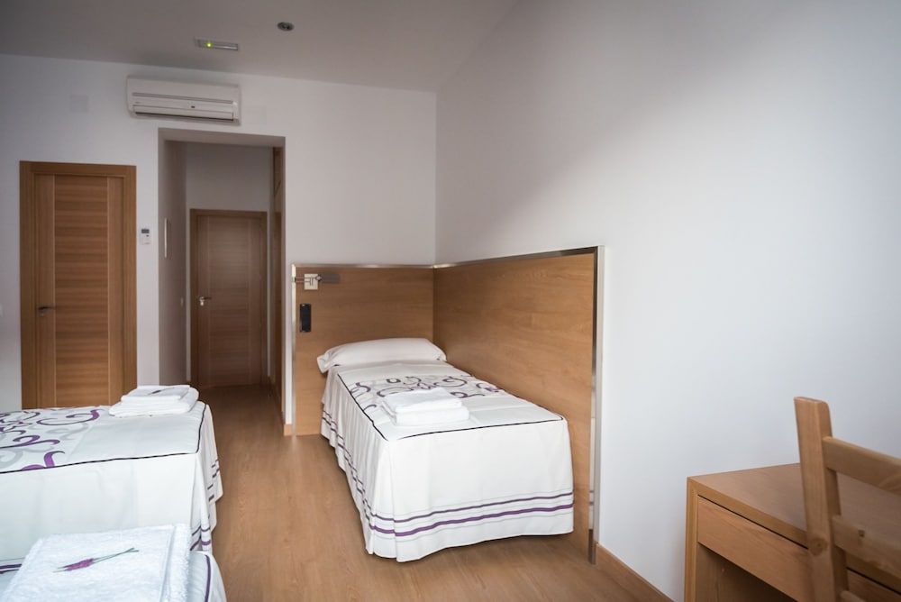 undefined Hostal Carracedo 6