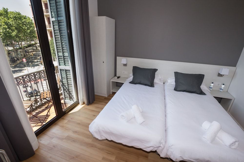 undefined Hostalin Barcelona Gran Via 9