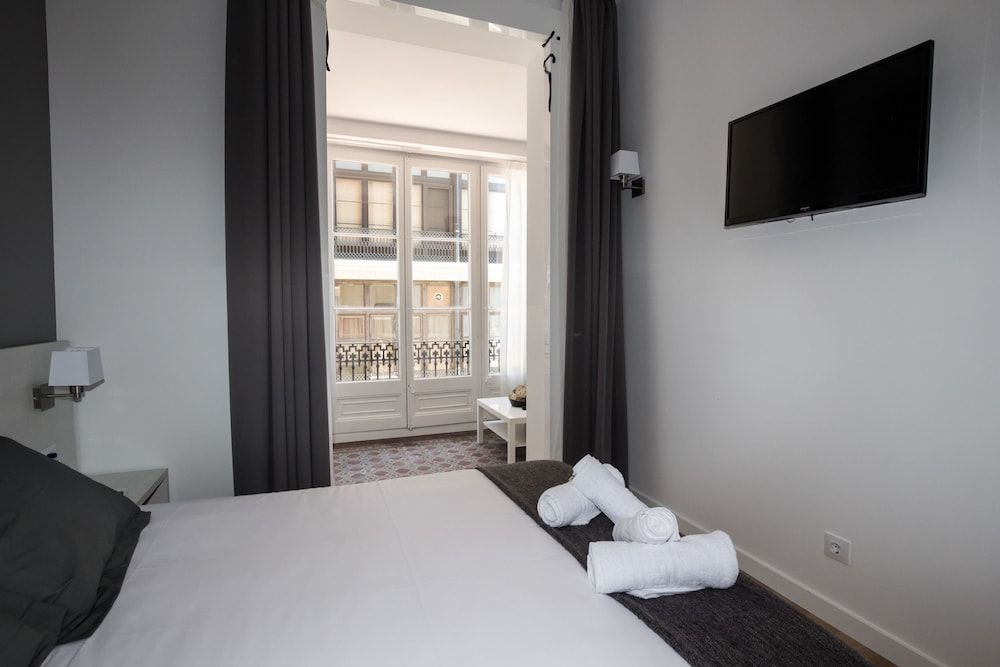 undefined Hostalin Barcelona Gran Via 7