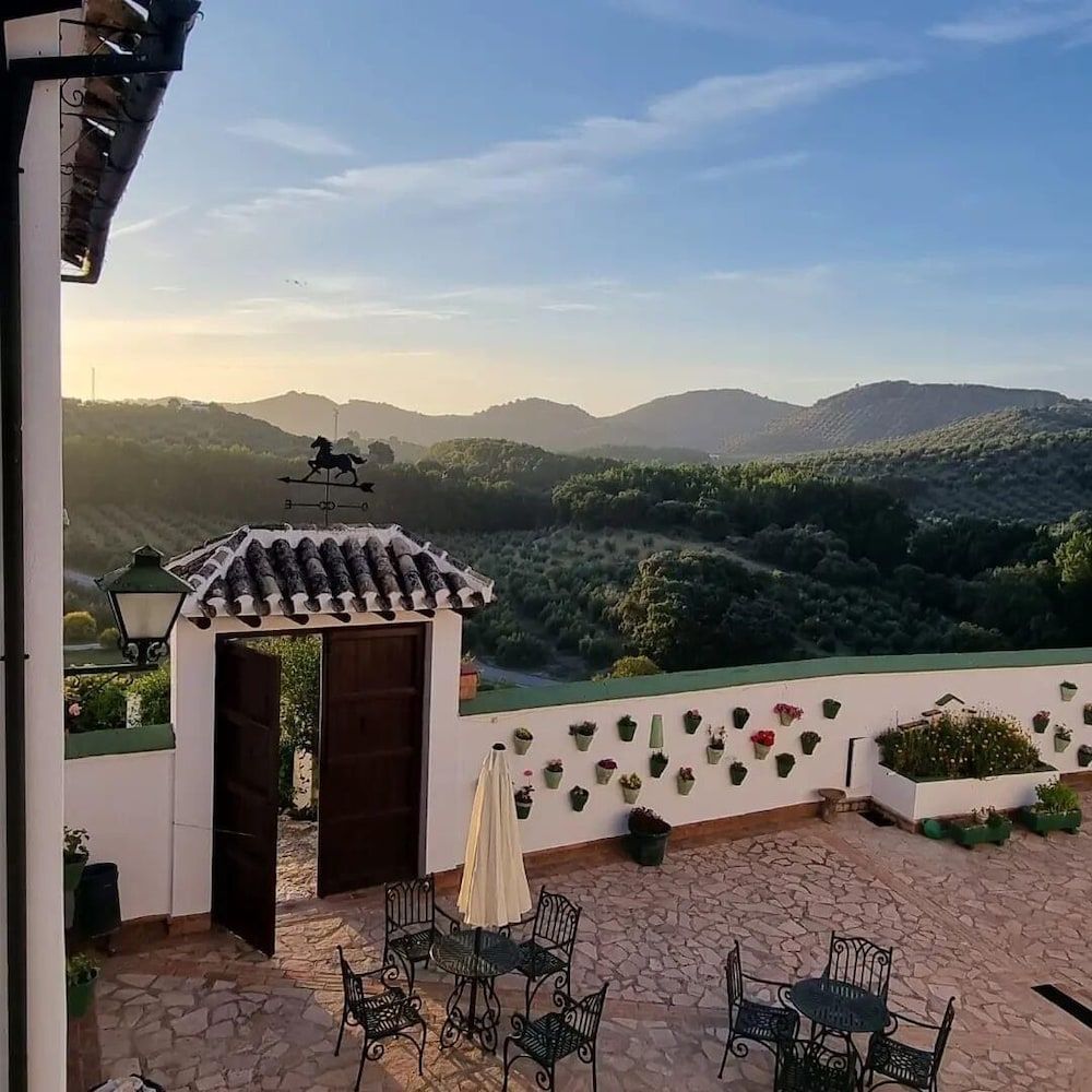 Cortijo La Presa Classic Villa, Multiple Bedrooms, Mountain View 5