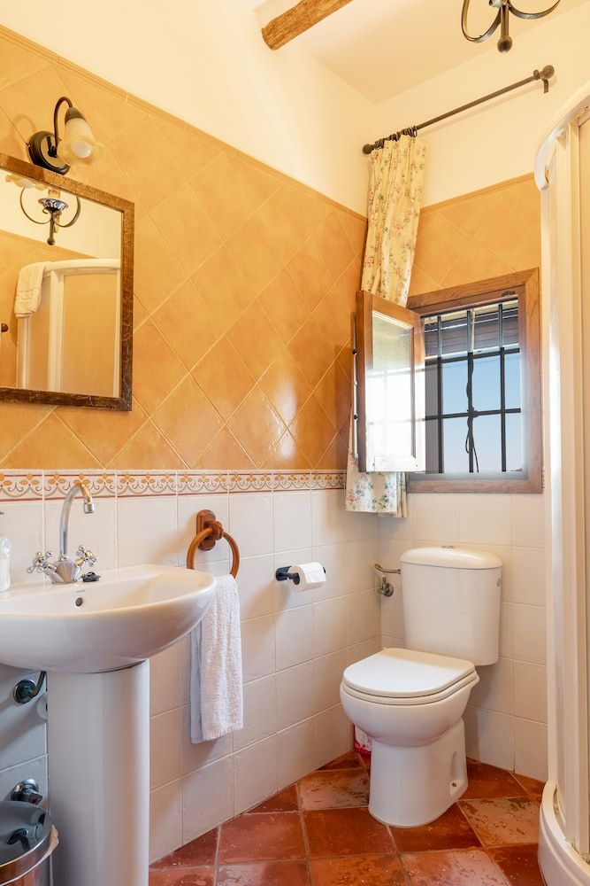 Cortijo La Presa Classic Villa, Multiple Bedrooms, Mountain View 8