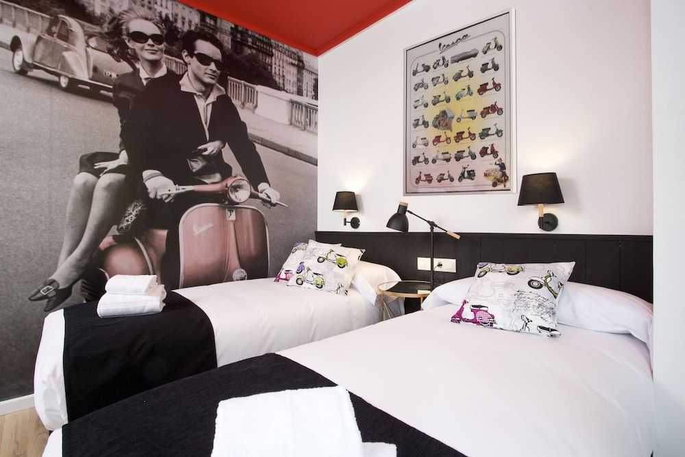 Casual Vintage Valencia Hotel Double Room, 2 Twin Beds 5