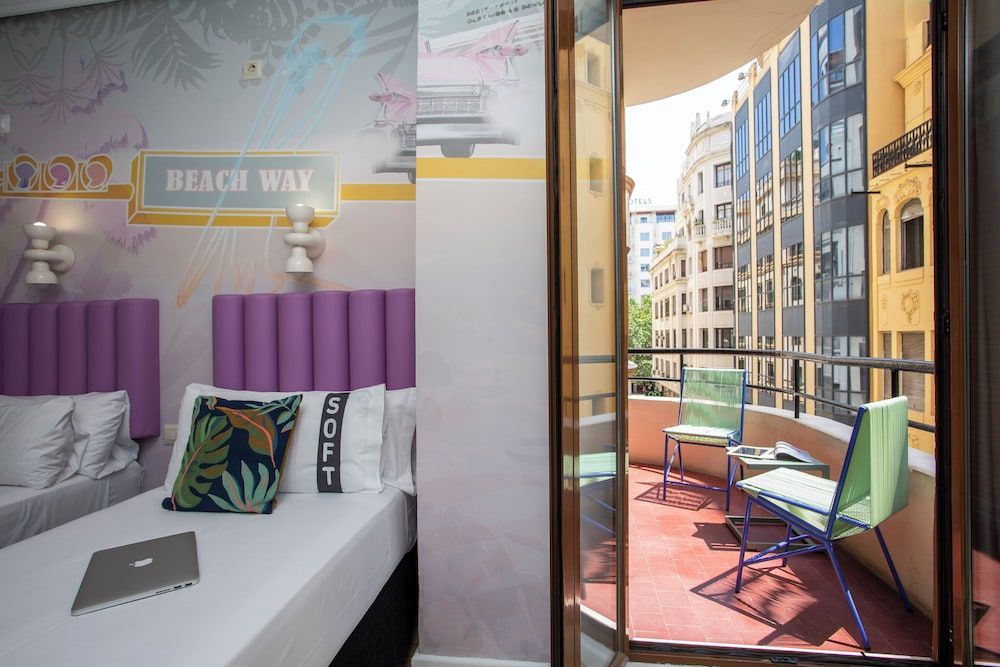 Casual Vintage Valencia Hotel