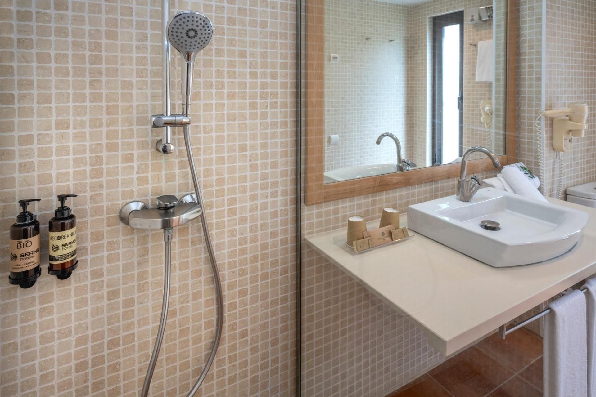 Comfort Room (2 adults)