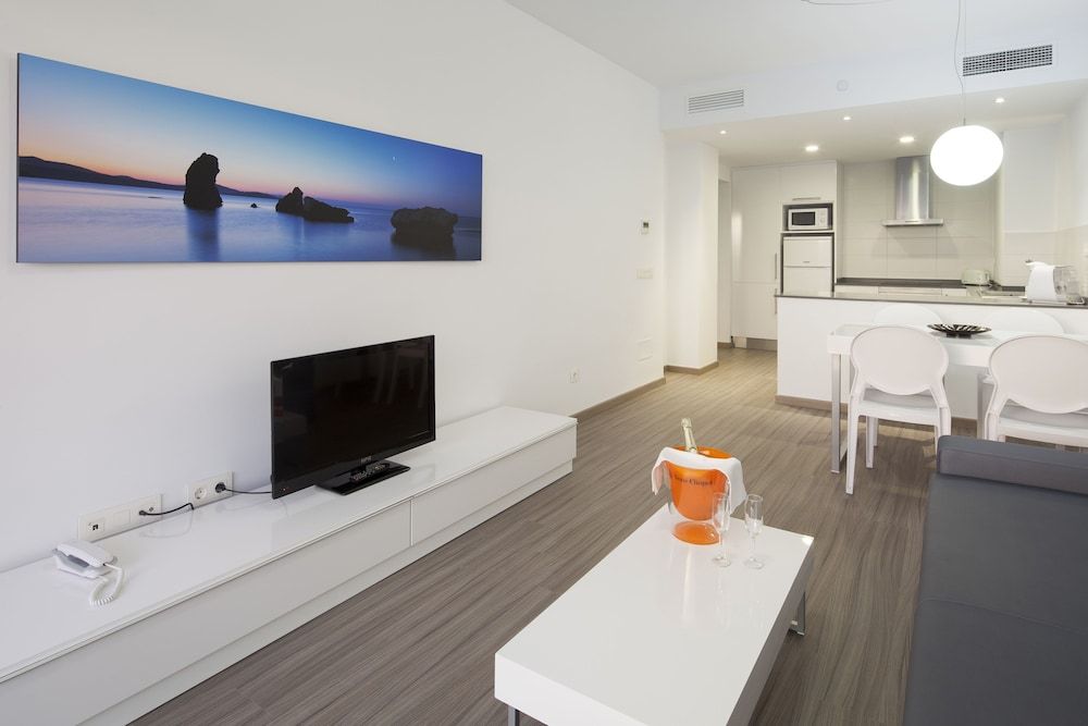 Axel Beach Ibiza - Adults Only Apartment, 1 Bedroom, City View (4 Adults) 8