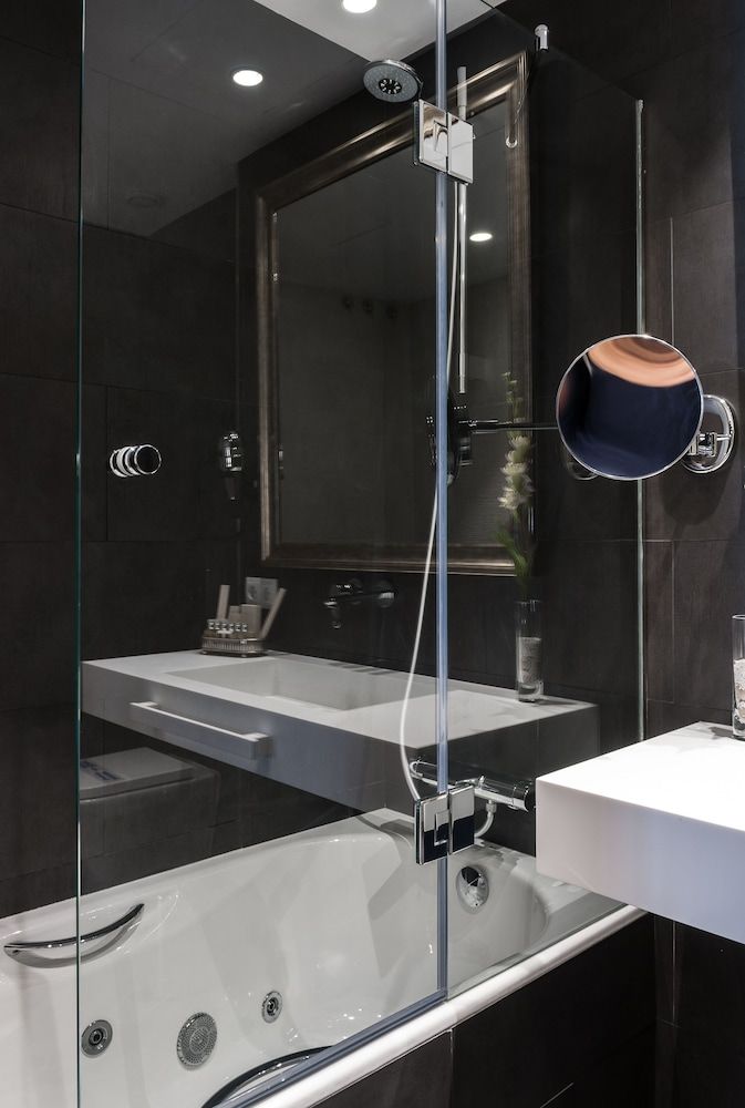 Suites Murillo Catedral Superior Suite, 1 King Bed 10