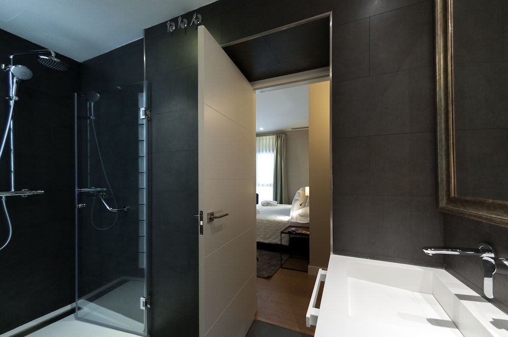 Suites Murillo Catedral Superior Suite, 1 King Bed 9