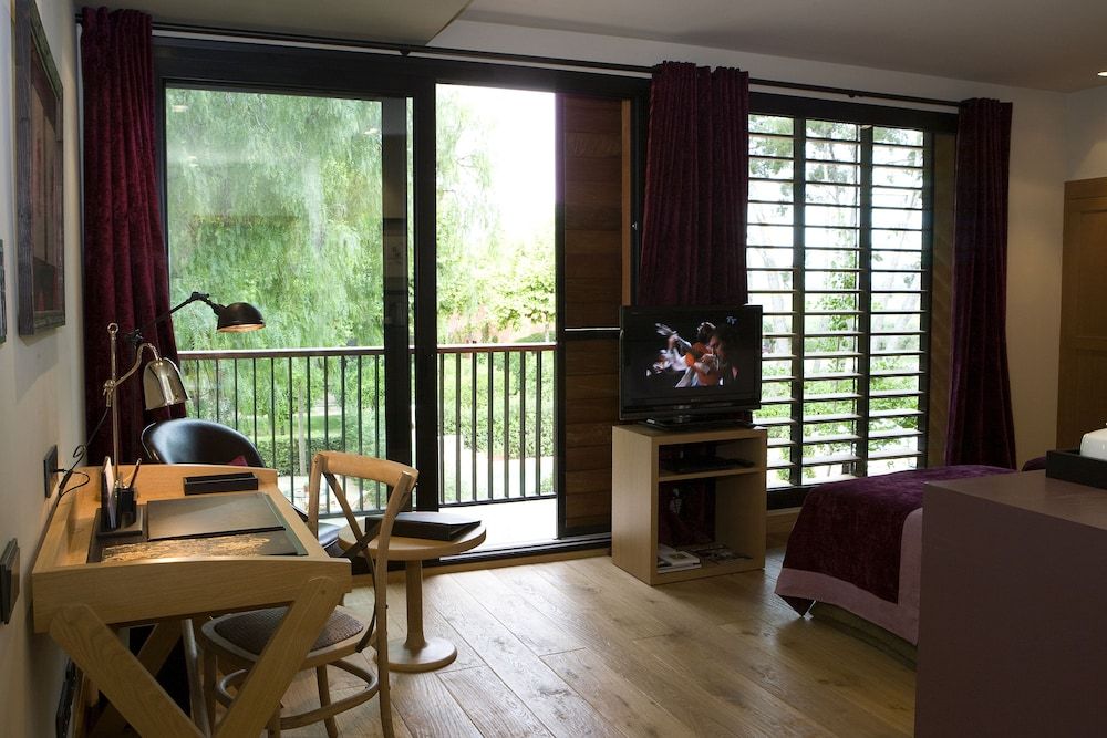 Mas La Boella Suite Plus 3