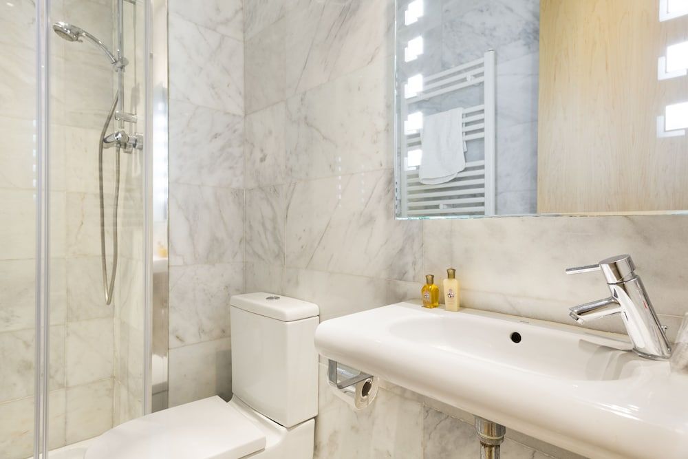 MSB Rooftop Pool City Center City Apartment, 3 Bedrooms, Pool Access 30