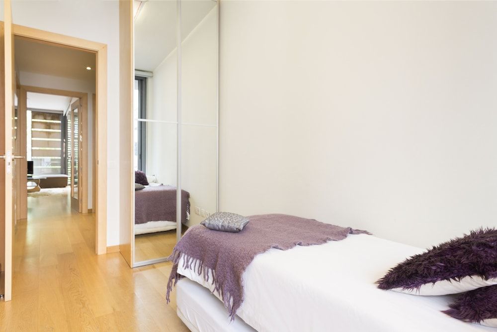 MSB Rooftop Pool City Center City Apartment, 3 Bedrooms, Pool Access 4