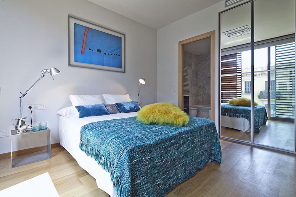 MSB Rooftop Pool City Center City Apartment, 3 Bedrooms, Pool Access 2