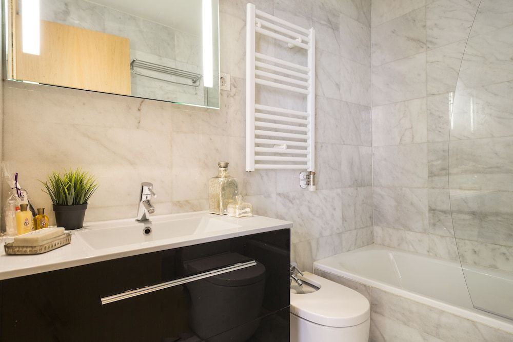 MSB Rooftop Pool City Center City Apartment, 3 Bedrooms, Pool Access 24