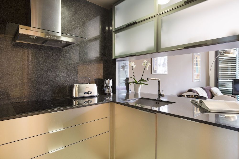 MSB Rooftop Pool City Center City Apartment, 3 Bedrooms, Pool Access 27