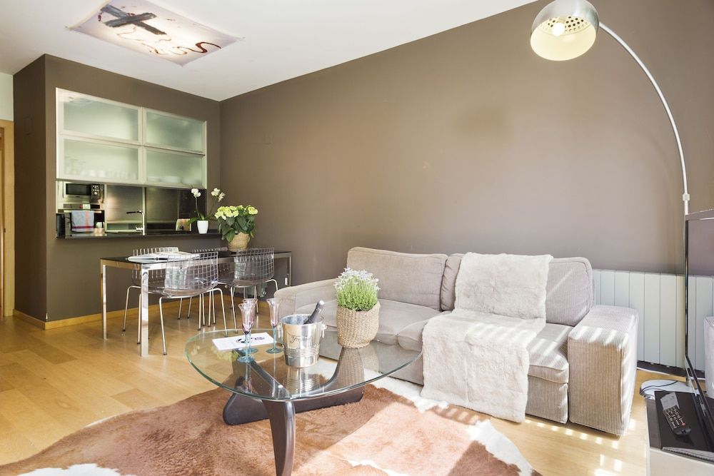 MSB Rooftop Pool City Center City Apartment, 3 Bedrooms, Pool Access 50