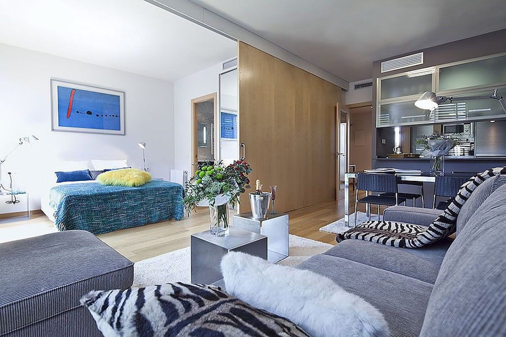 MSB Rooftop Pool City Center City Apartment, 3 Bedrooms, Pool Access 20