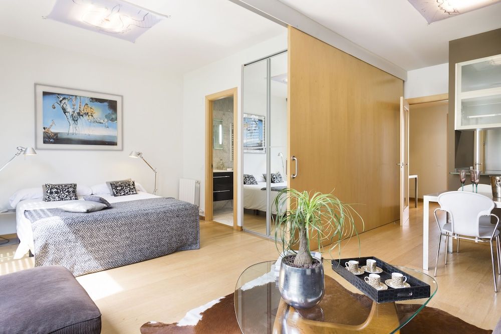 MSB Rooftop Pool City Center City Apartment, 3 Bedrooms, Pool Access 35