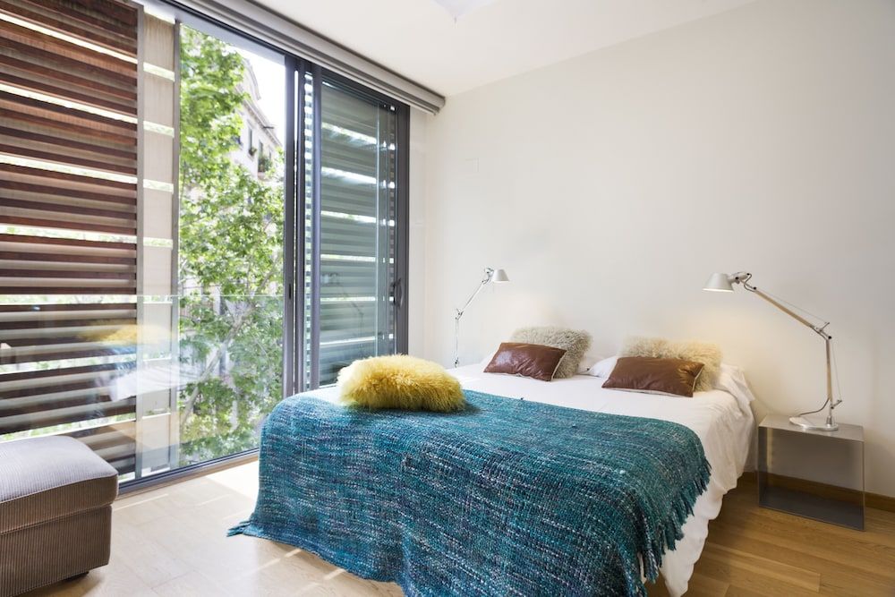 MSB Rooftop Pool City Center City Apartment, 3 Bedrooms, Pool Access 5