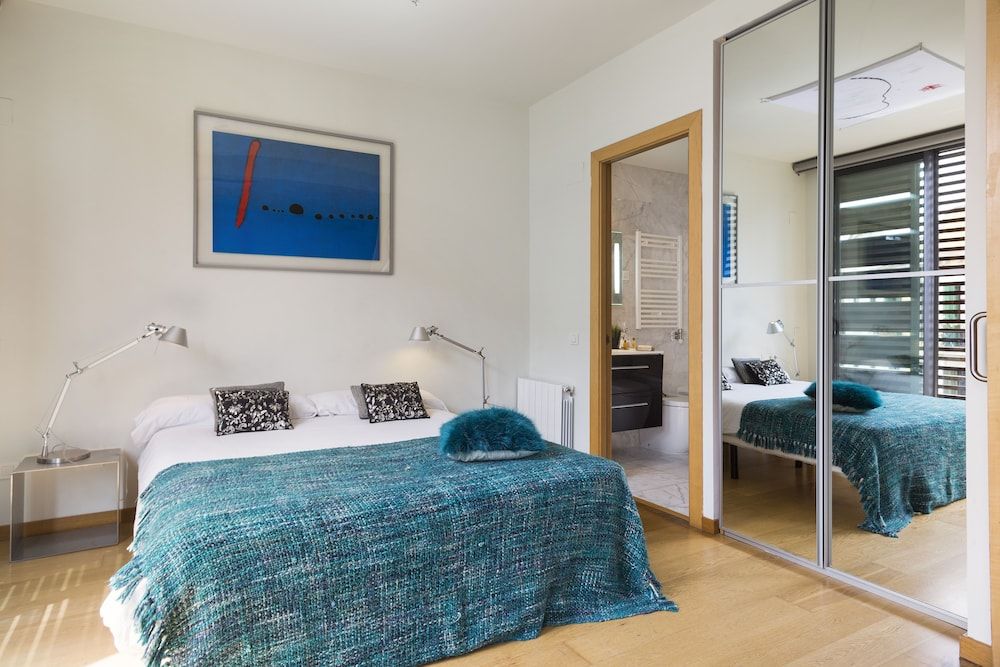 MSB Rooftop Pool City Center City Apartment, 3 Bedrooms, Pool Access 17