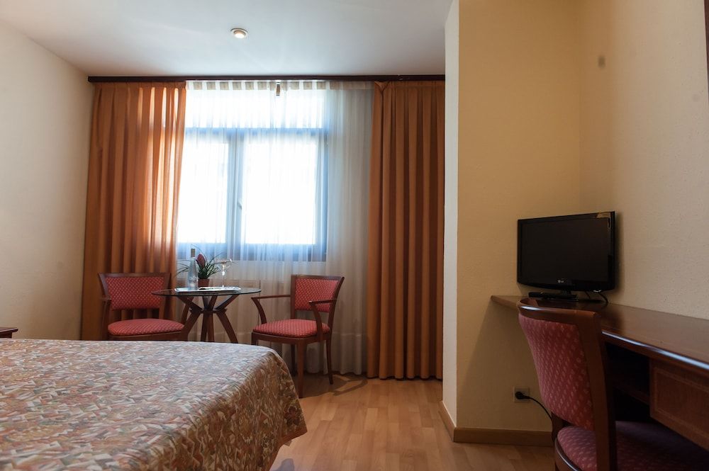 Hotel Unzaga Plaza Double or Twin Room 10