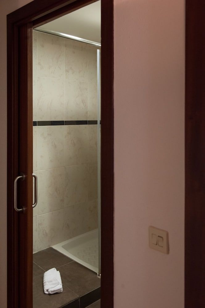 Hotel Unzaga Plaza Double or Twin Room 8