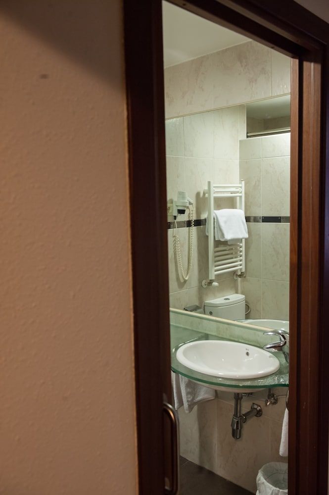 Hotel Unzaga Plaza Double or Twin Room 7