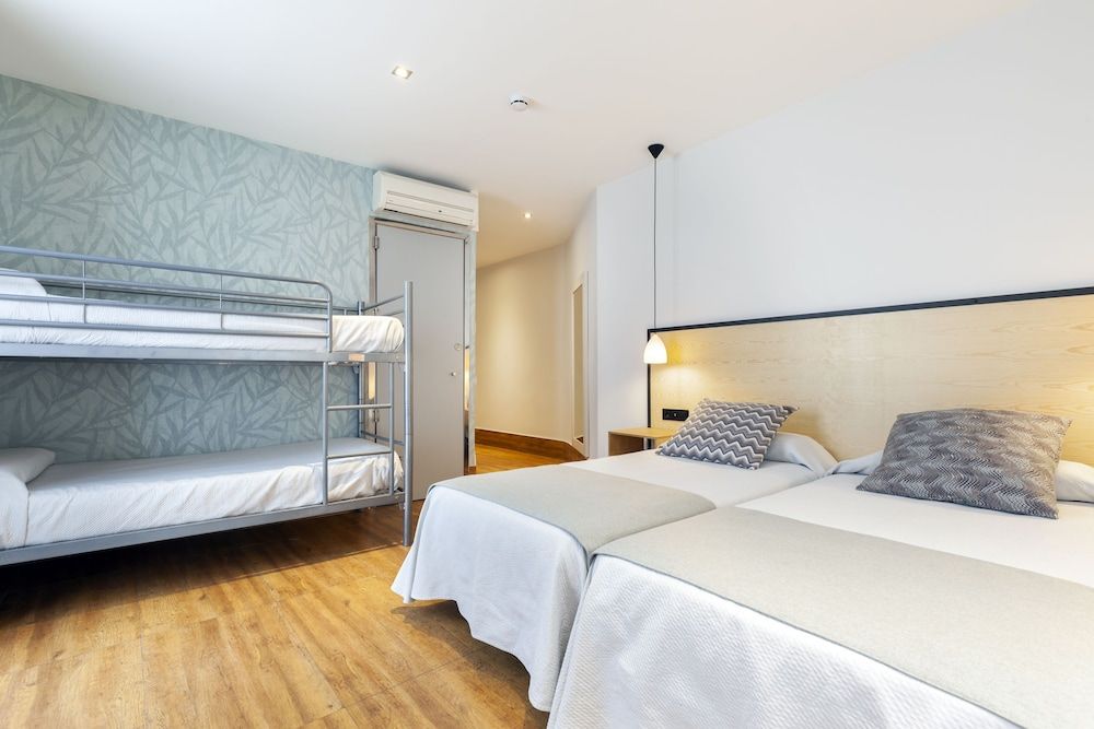 undefined Hostal Fernando 4