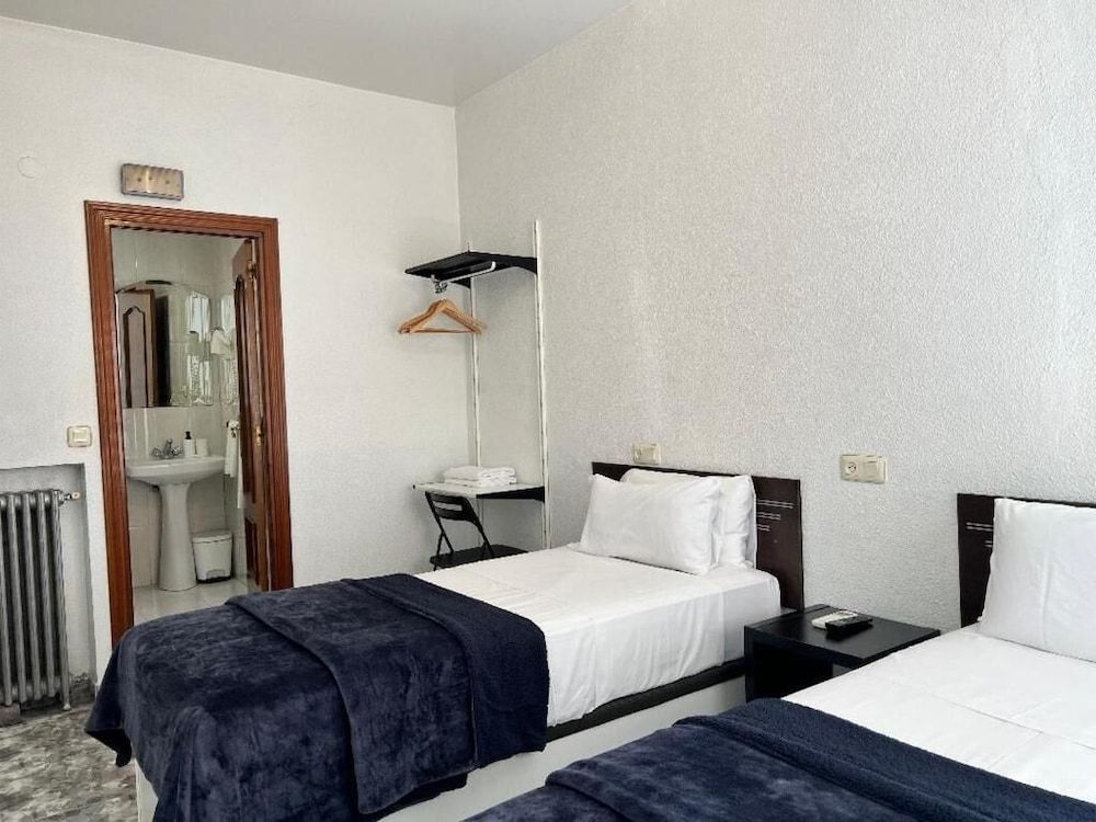 undefined Hostal Palacios Fuencarral 8