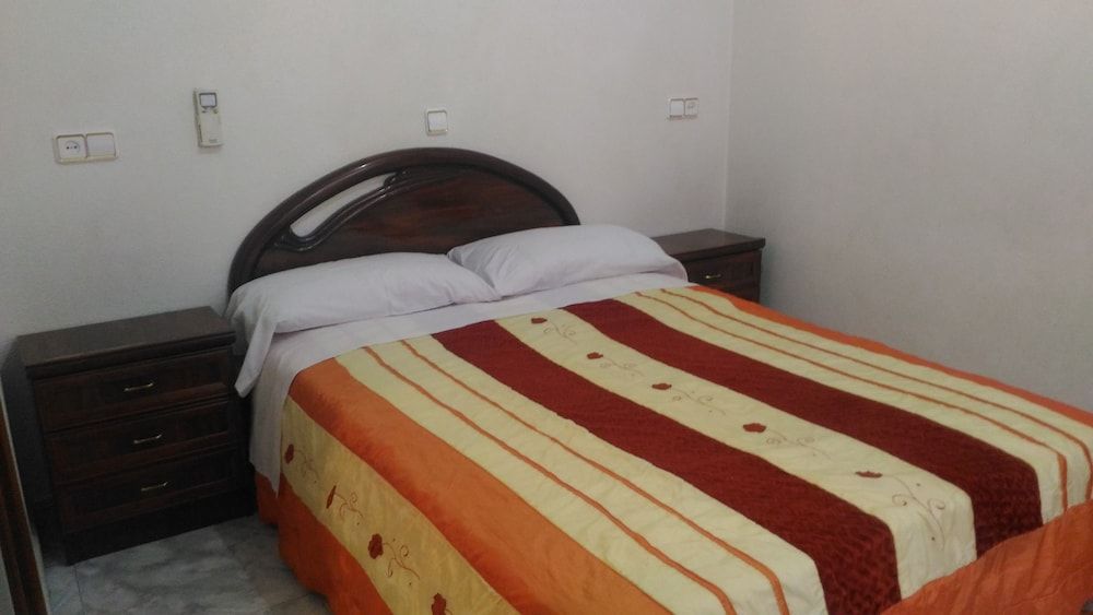 Hostal Palacios Fuencarral Double Room, Private Bathroom