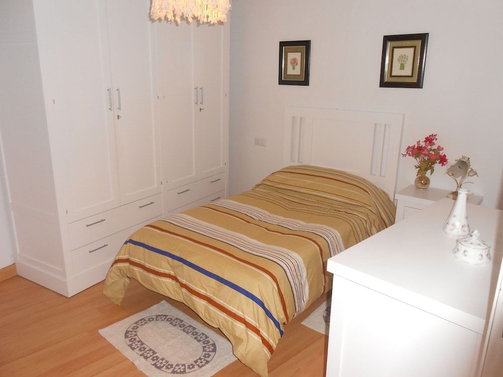 Economy Single Room, Shared Bathroom