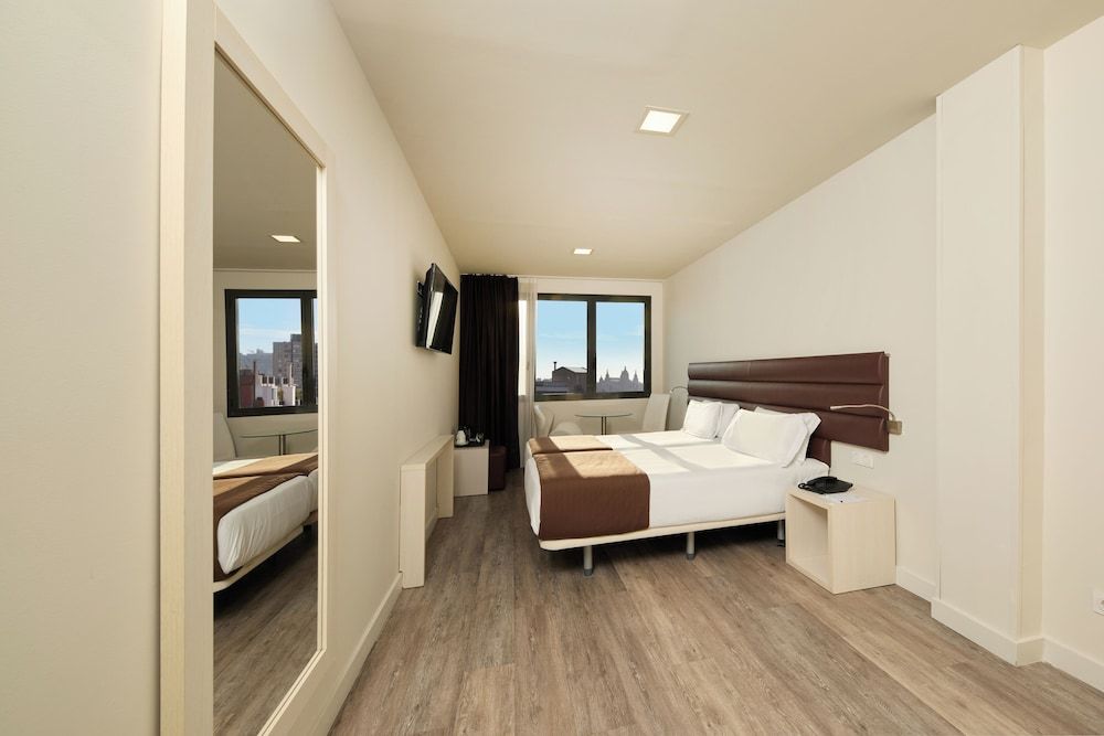 1881 Barcelona Gran Rosellon Hotel Twin Room 2