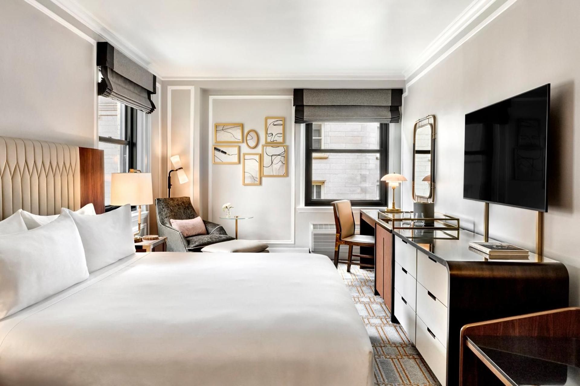 Accessible Deluxe Room 1 King Bed