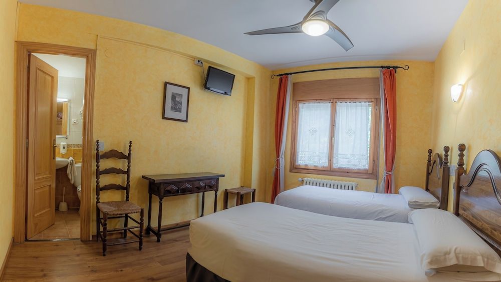 Hostal Rio Ara Bellosta Twin Room 4