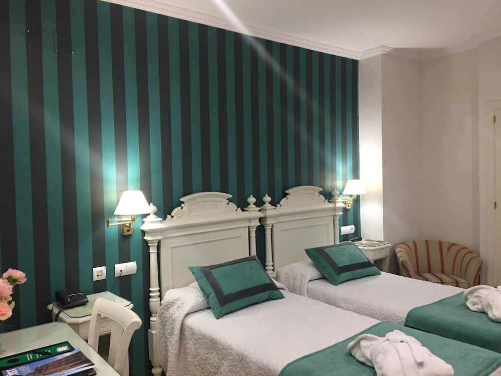 Adriano Hotel Boutique Sevilla Standard Twin Room 7