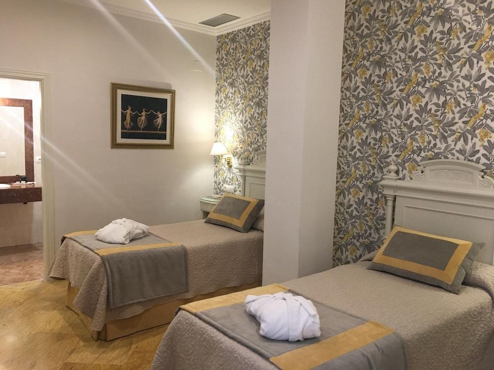 Adriano Hotel Boutique Sevilla Standard Twin Room 8