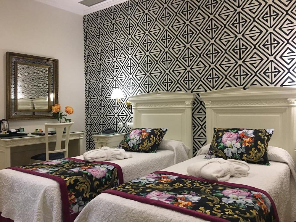 Adriano Hotel Boutique Sevilla Standard Twin Room 5
