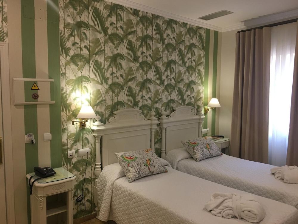 Adriano Hotel Boutique Sevilla Standard Twin Room 9