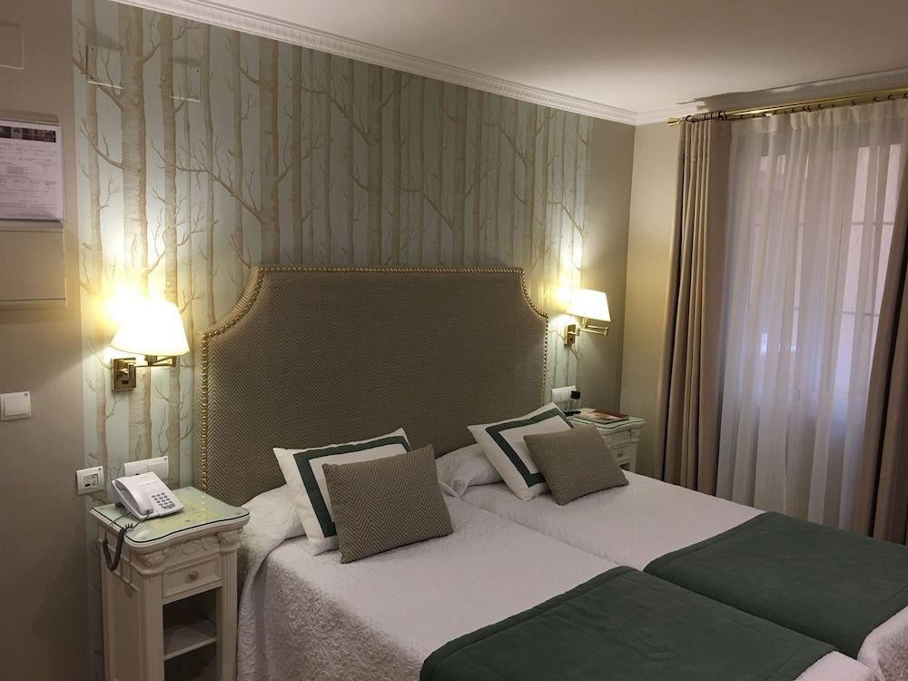 Adriano Hotel Boutique Sevilla Standard Twin Room 3