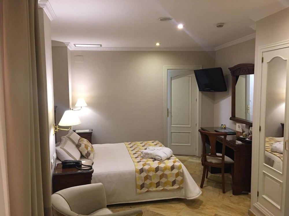 Adriano Hotel Boutique Sevilla Standard Double Room 3