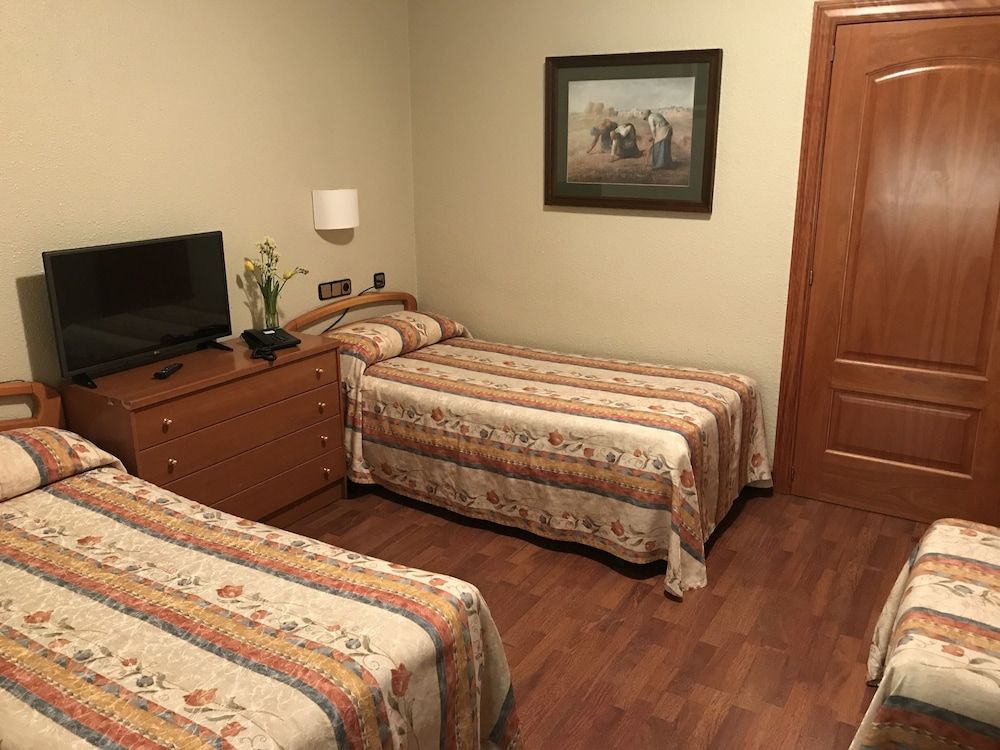 undefined Hotel Pelayo 4