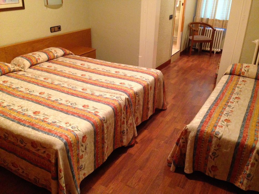 undefined Hotel Pelayo 6