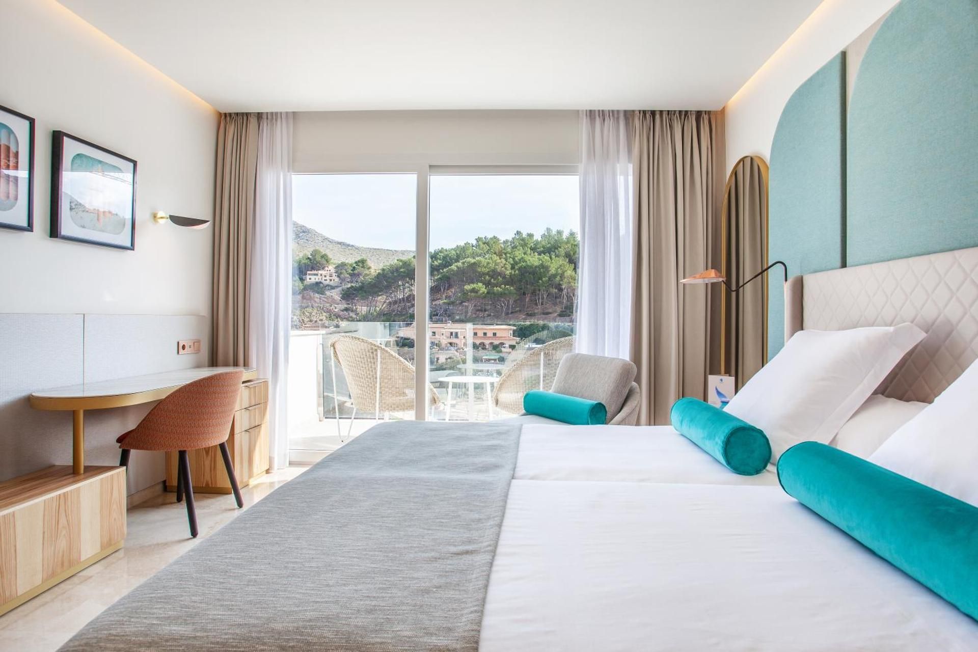 Junior Suite (2 Adults)