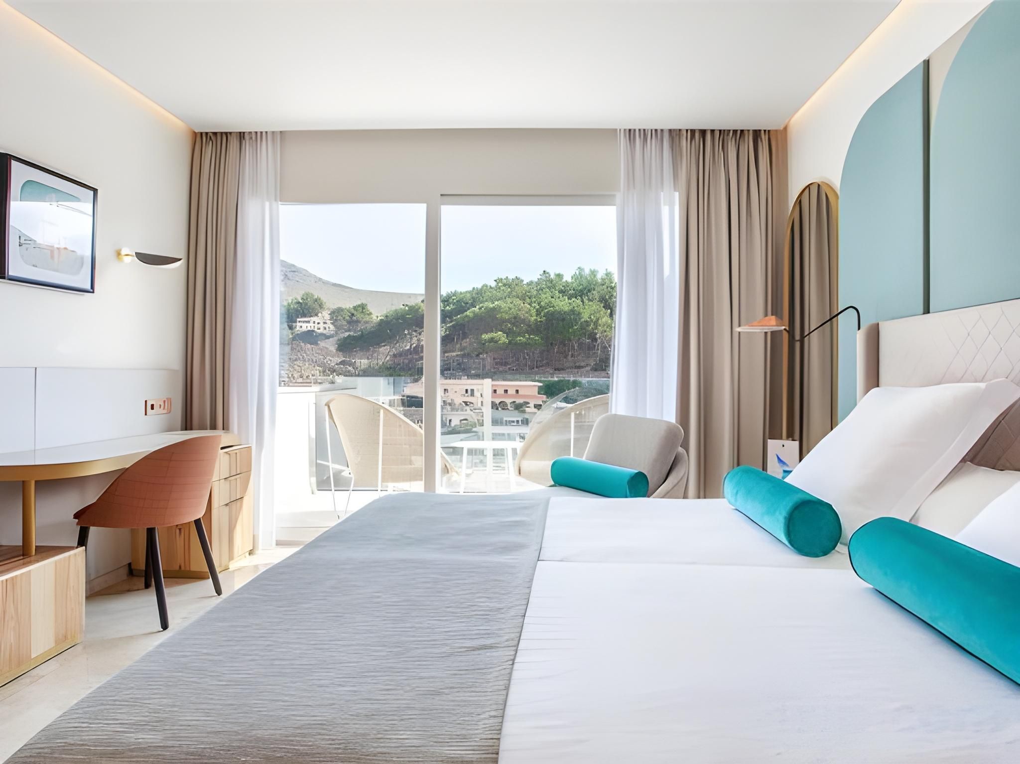 Suite with Sea View (2 Adults + 2 Children)